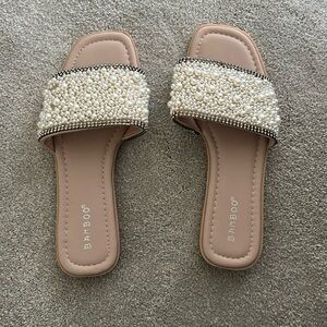 Pearl flat sandals